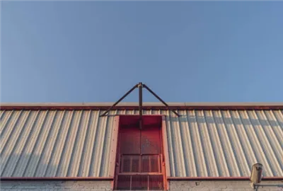 Raziskovanje trajnosti stoječega strešnega sistema za šiv